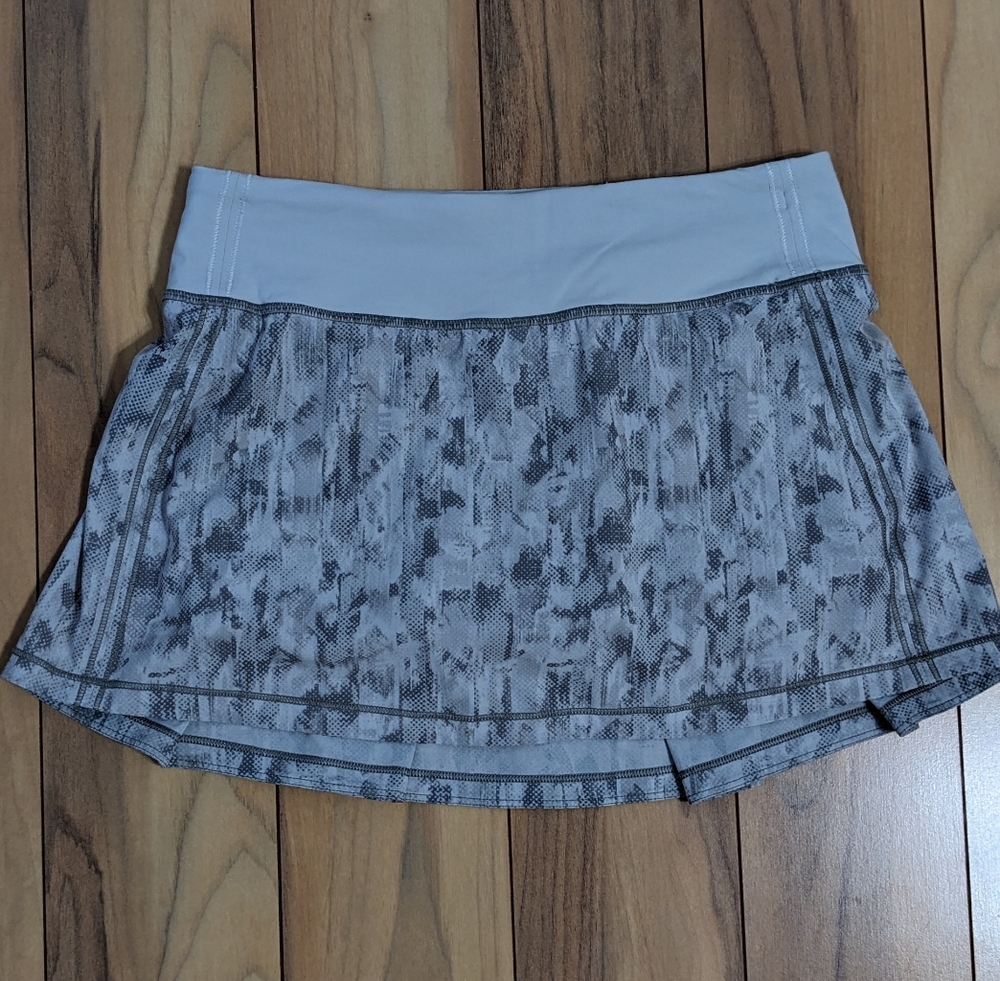 EUC! Lululemon Pace Rival Skirt In City Breeze Alpine White Size 4